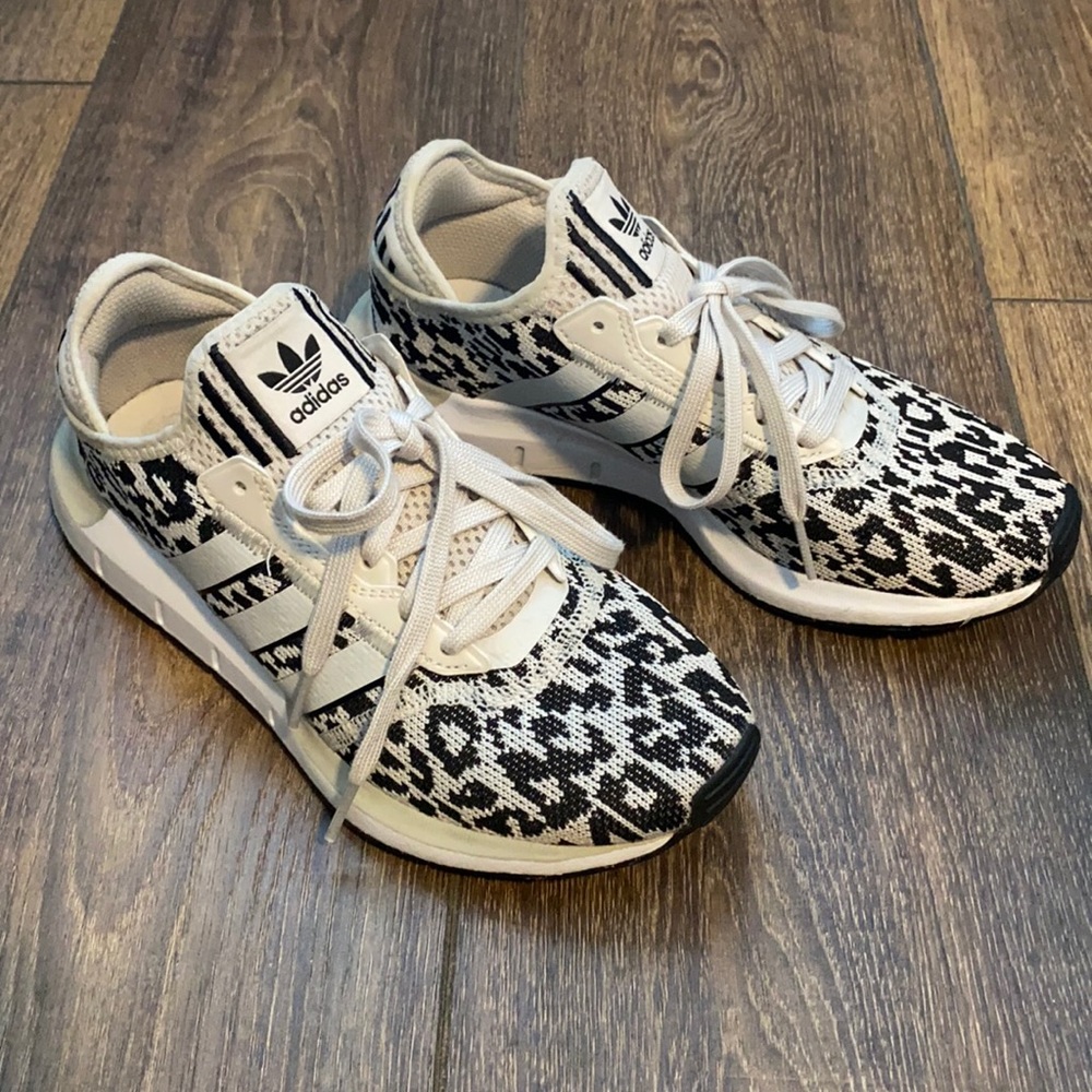 Adidas swift run leopard